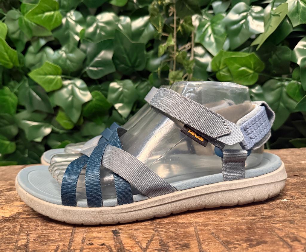 bijna Nieuwe sandalen van Teva maat 40