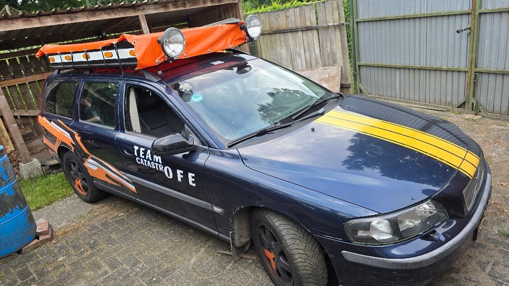 Volvo V70 2.4 140PK 2003 Blauw Megarun/carbage run/rammelbak, Auto's, Voorwielaandrijving, 1800 kg, Zwart, Leder en Stof