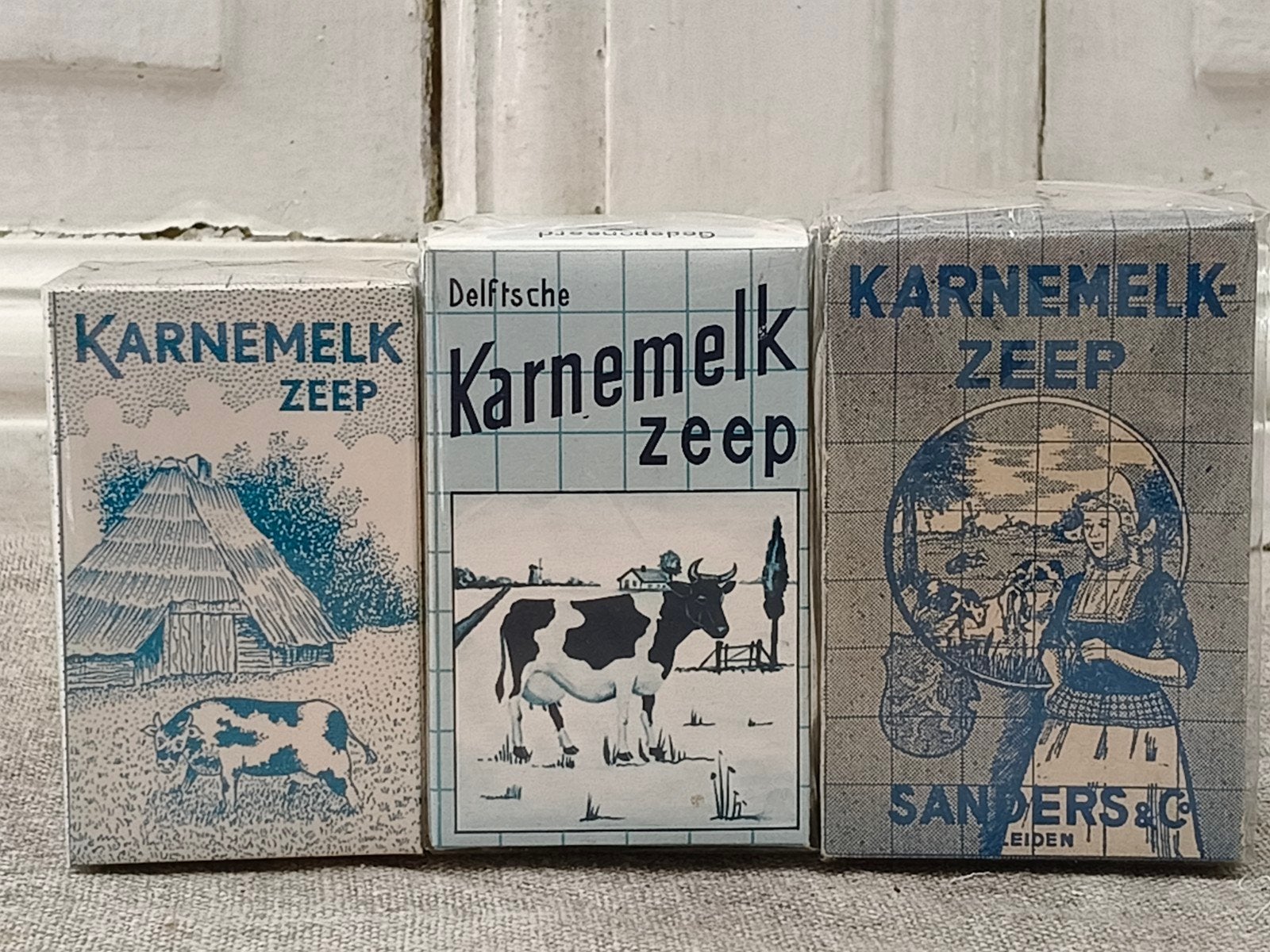 3 oude doosjes karnemelk zeep, Ophalen of Verzenden, Gebruikt, Verpakking