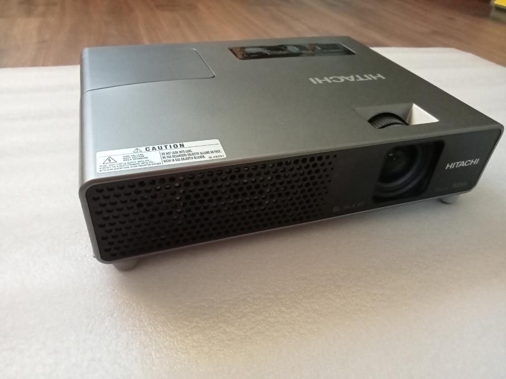 Beamer Hitachi ED-X22, eenvoudig, weinig gebruikt, Gebruikt, HD (720), Ophalen of Verzenden, LCD