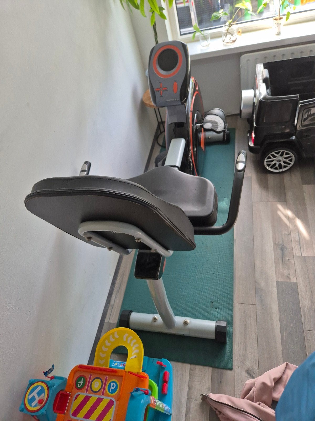 Hometrainer ZB-11 met verstelbaar zadel en display, Ophalen, Gebruikt, Hometrainer