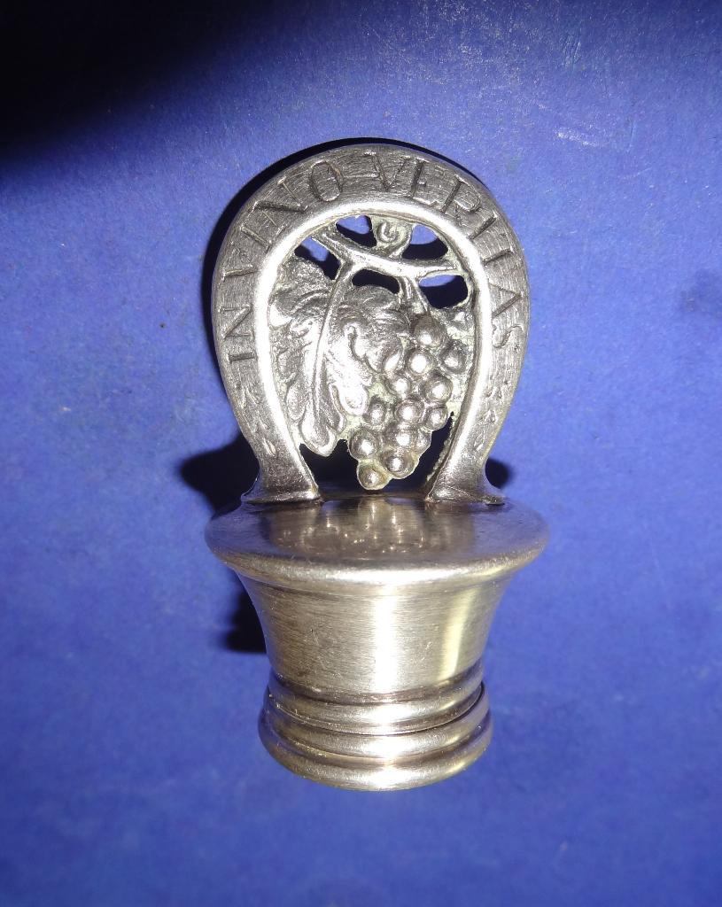 Wijn Fles Stop Zilver of Verzilverd Geen idee 5½ x 3½ Cm, Antiek en Kunst, Verzenden, Zilver