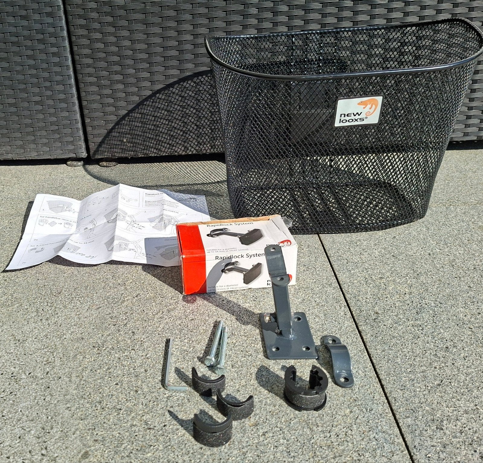 NewLooxs fietsmand zwart met Rapid Lock systeem, Ophalen of Verzenden, Zo goed als nieuw