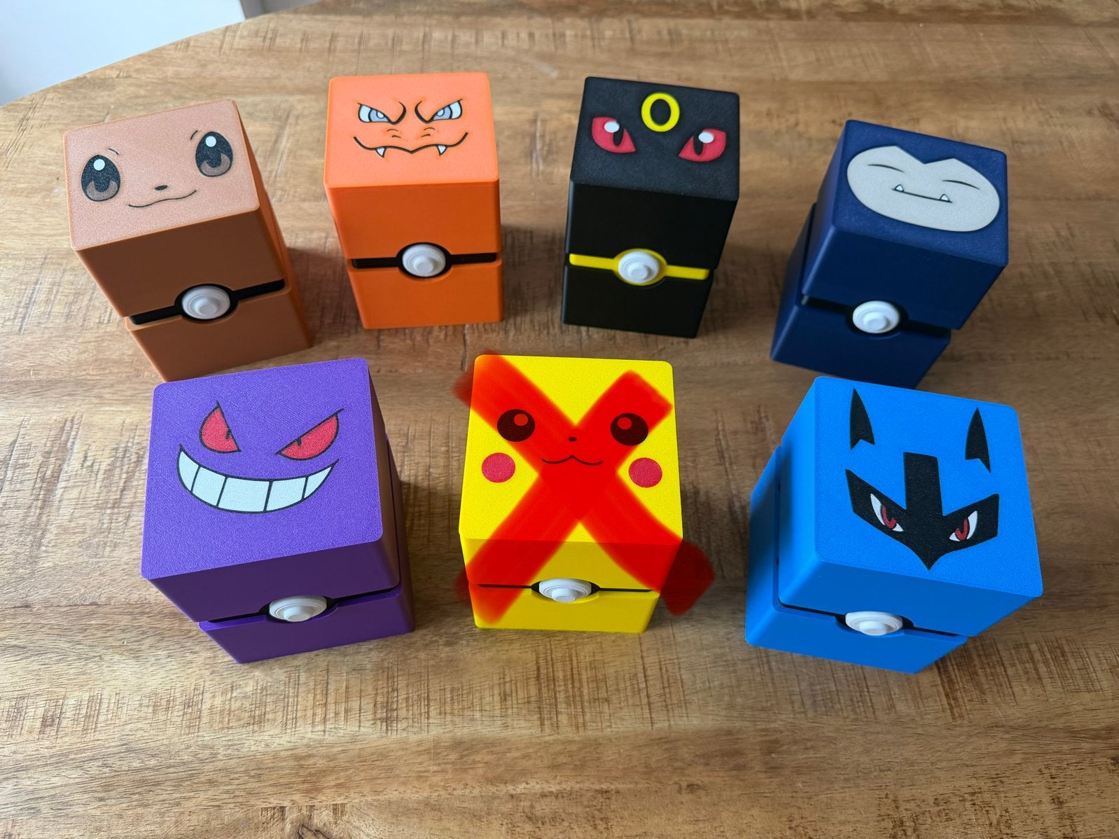 Eevee Charizard Umbreon Snorlax Gengar Lucario deckbox, Hobby en Vrije tijd, Verzamelkaartspellen | Pokémon, Nieuw, Overige typen
