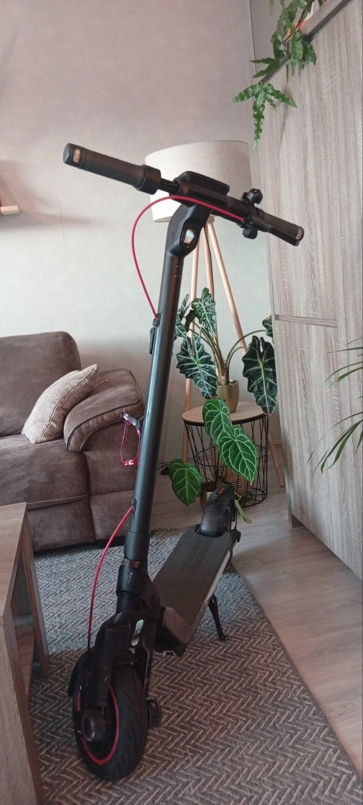Segway Ninebot E3 elektrische step - Inclusief snellader, Fietsen en Brommers, Ophalen, Zo goed als nieuw, Elektrische step (E-scooter)