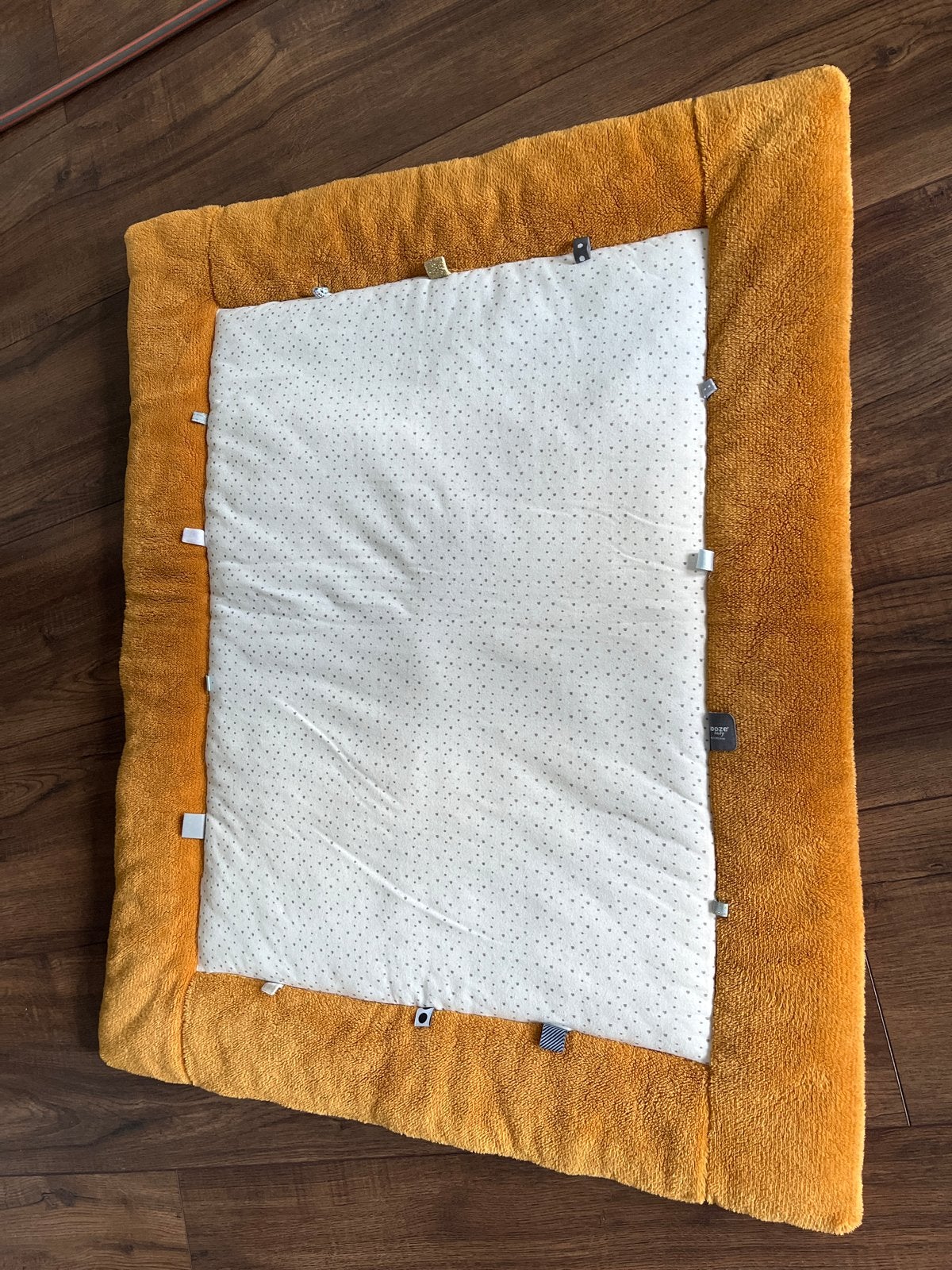 Boxkleed okergeel met speellabels, Kinderen en Baby's, Overige Kinderen en Baby's, Zo goed als nieuw, Ophalen of Verzenden
