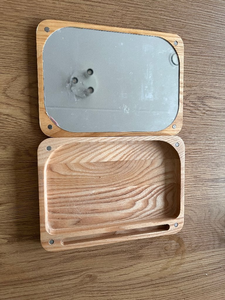 Houten kanteelbare spiegel met opbergvakje, Minder dan 50 cm, Gebruikt, Ophalen of Verzenden, Minder dan 100 cm