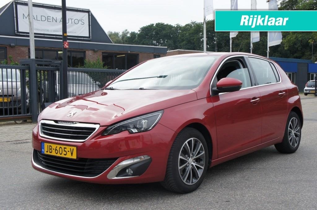Peugeot 308 1.2 PURETECH ALLURE NAVI/CRUISE/KEYLESS/CAMERA/P, Gebruikt, Euro 6, 1199 cc, Met garantie (alle)