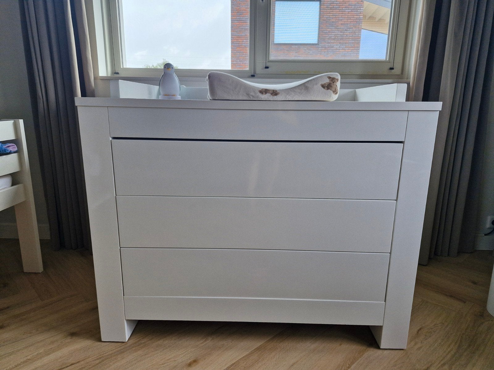 Kidsmill Alaska Commode, barrier, bedje, matras en wandplank, Ophalen, Zo goed als nieuw, Jongetje of Meisje