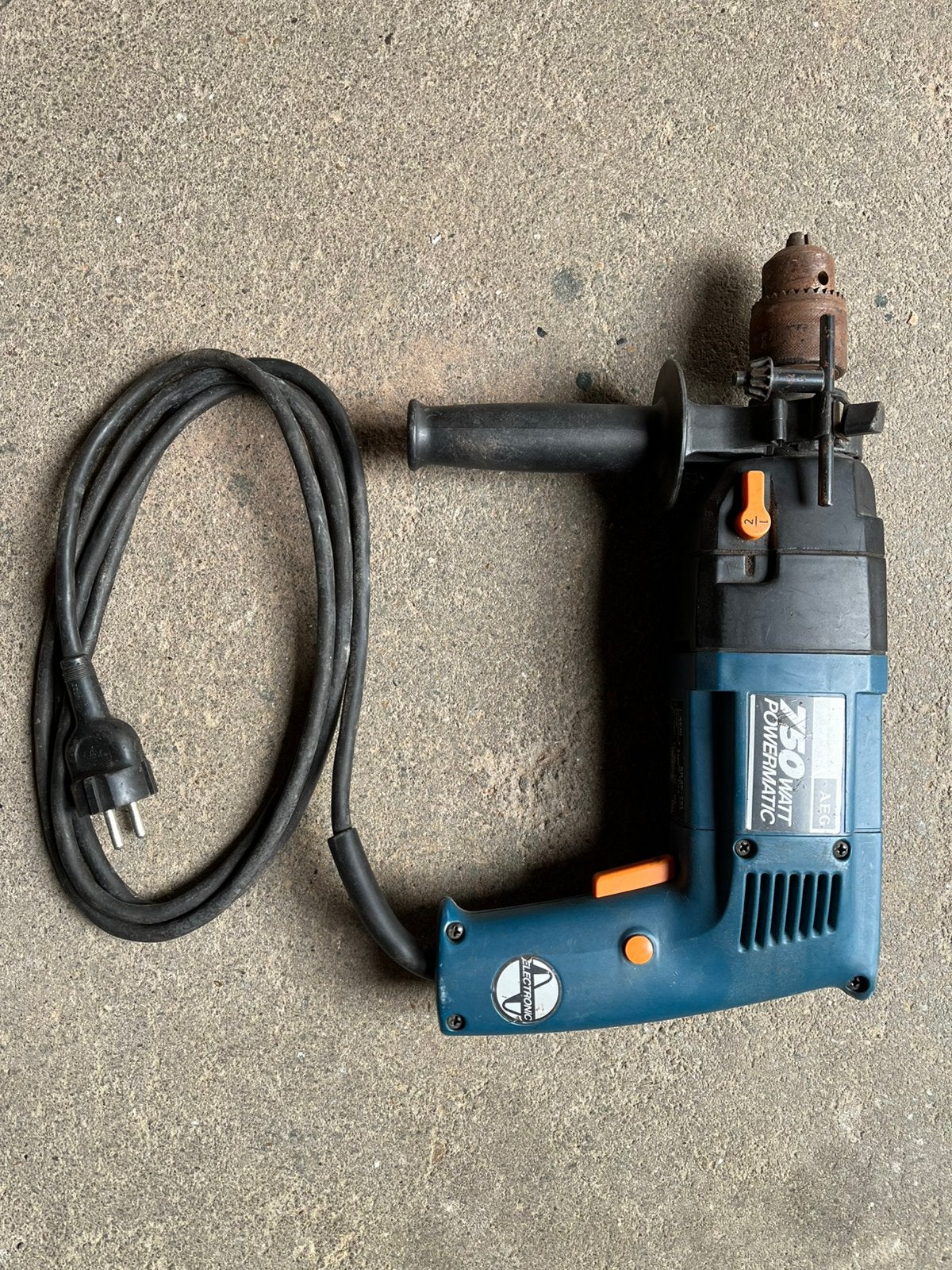 AEG 750 watt powermatic boormachine met hamerslag., Ophalen of Verzenden, Gebruikt, Boormachine