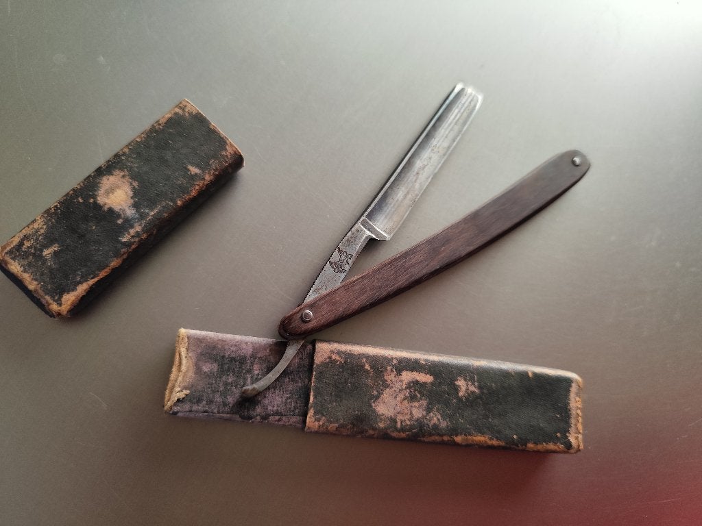 ANTIEK SCHEERGEREEDSCHAP IN ORIGINEEL DOOSJE, Ophalen of Verzenden
