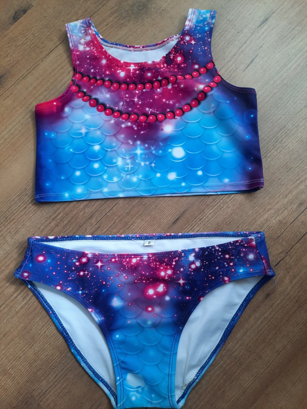 Bikinisetje met zeemeerminschubben en sterrenprint 128-134, Kinderen en Baby's, Kinderkleding | Kinder-zwemkleding, Bikiniset