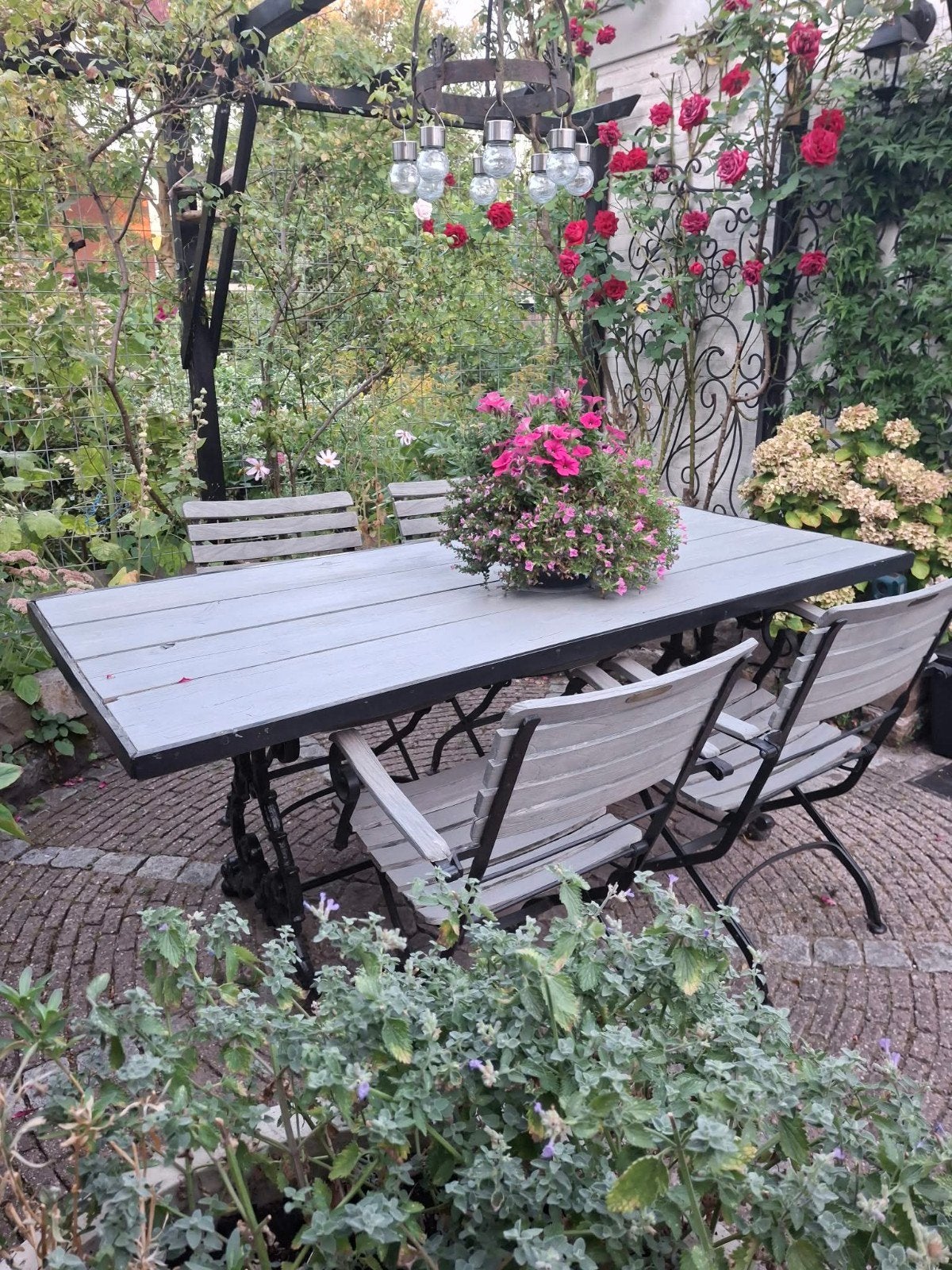 Mooie tuinset: smeedijzeren stoelen en Douglas pine tafel, Tuin en Terras, Ophalen