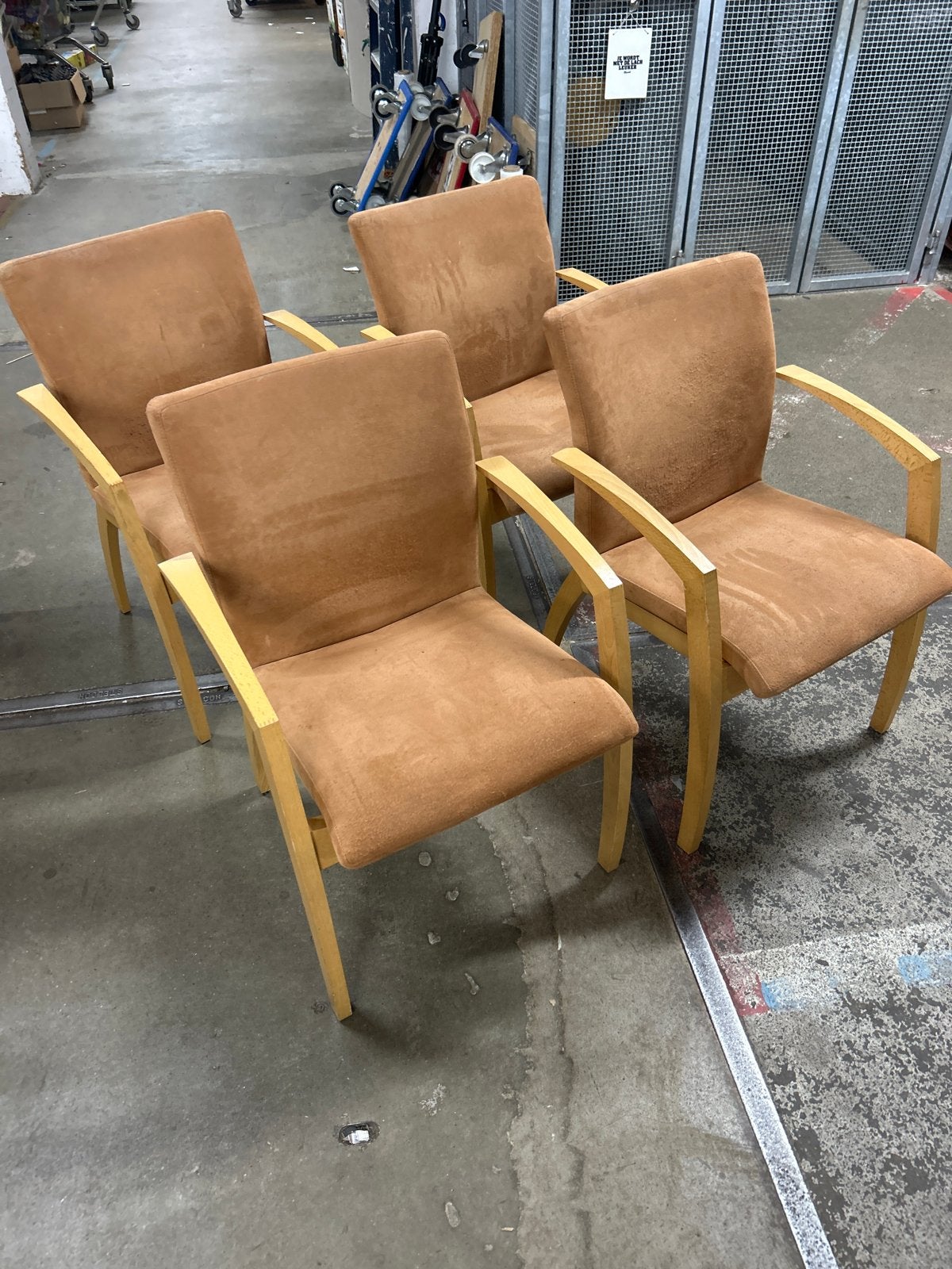 Leolux Camarilla stoelen - Stoffering versleten, Huis en Inrichting, Ophalen, Gebruikt, Bruin, Vier