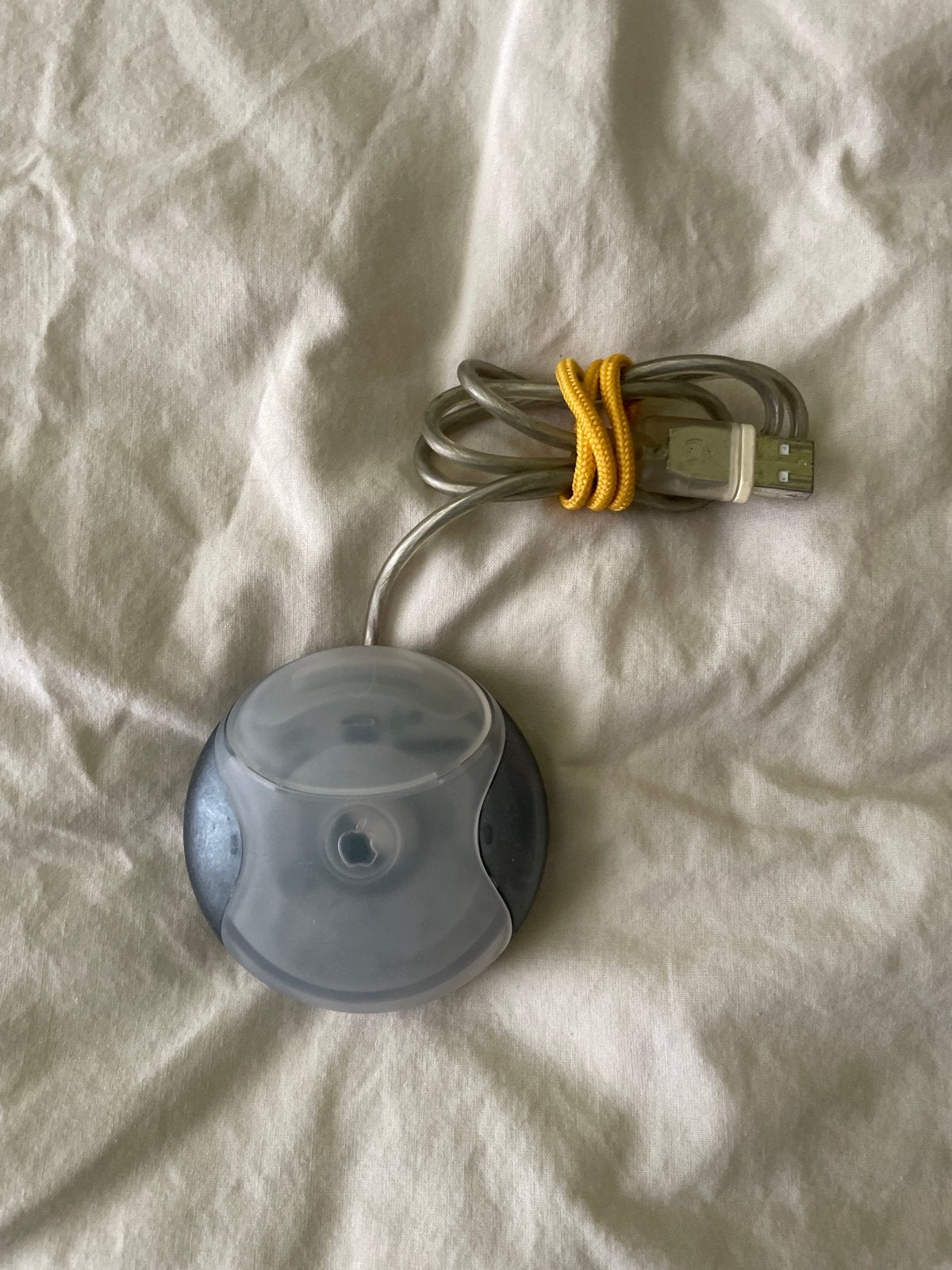 Apple USB Muis (G3 iMac 'Hockey Puck' Muis), Ophalen of Verzenden, Gebruikt, Bedraad, Muis