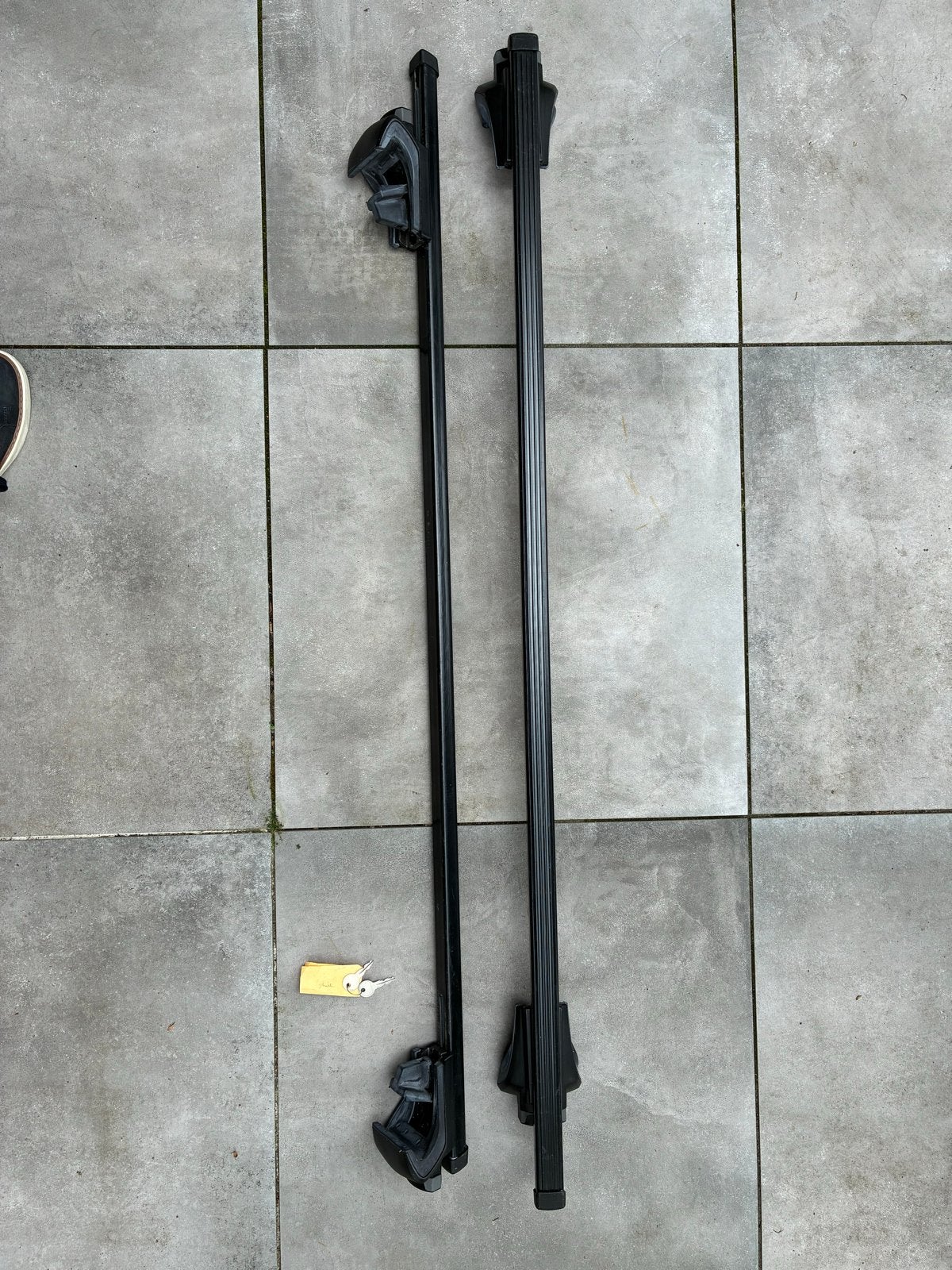 Verstelbare Thule dakdragers (853-2341-08), Ophalen, Gebruikt