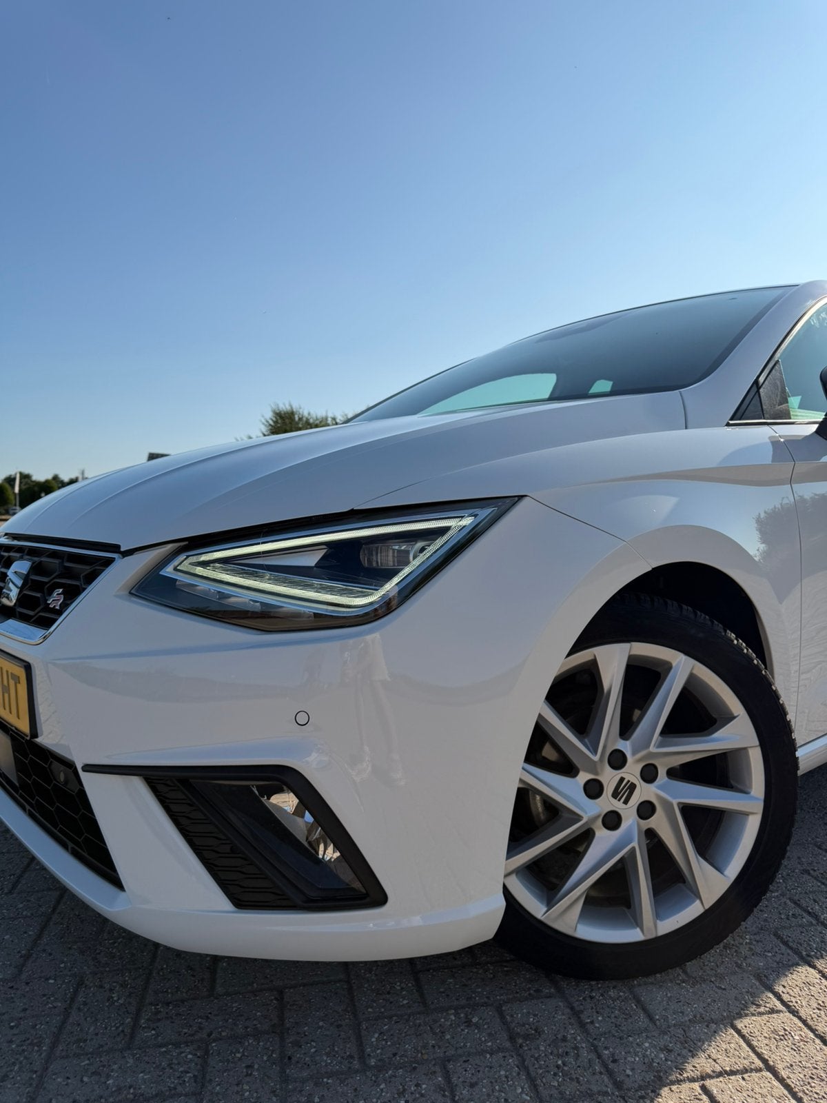 Ibiza 1.0 EcoTSI FR Business | Camera | Carplay, Voorwielaandrijving, Dealer onderhouden, 40 €/maand, Alcantara