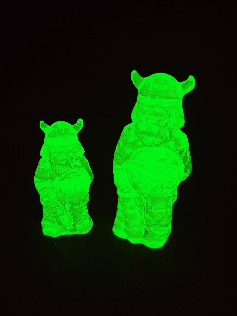 Uranium glas vikings, Antiek en Kunst, Verzenden
