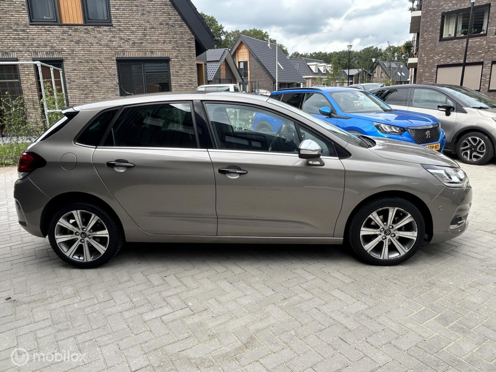 Foto 5 van Citroen C4 1.2 T 130 Pk Feel Collection