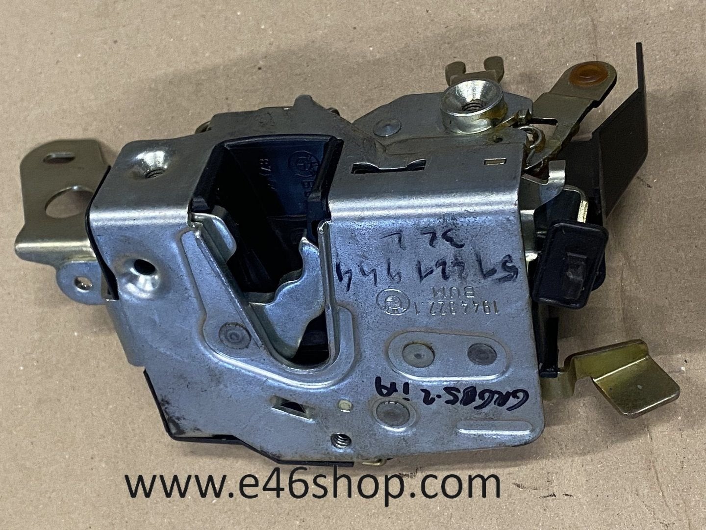 DEURSLOT BMW E34 ACHTER RECHTS OE 51221944322 NIEUW, -, -, Nieuw, Ophalen of Verzenden