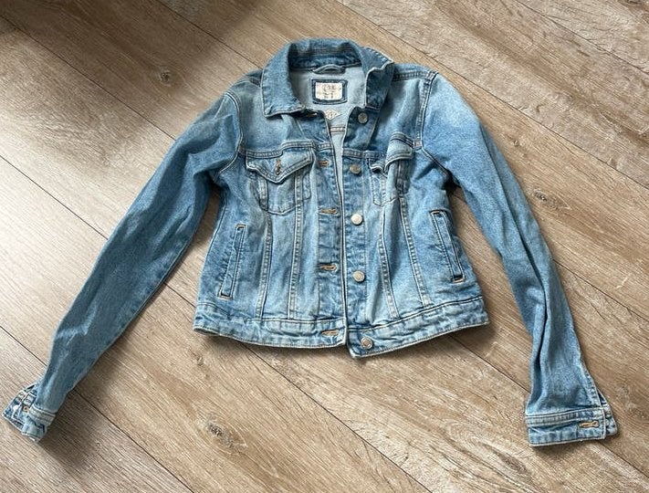 Stoer spijkerjasje met sportieve wassing - Maat 36, Ophalen of Verzenden, Zo goed als nieuw, Maat 36 (S), Blauw