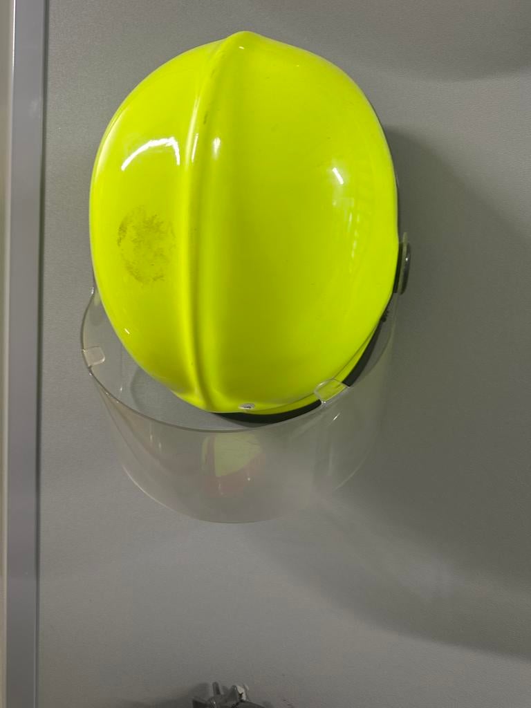 Ambulance helmen te koop., Ophalen of Verzenden, Met vizier, Gebruikt