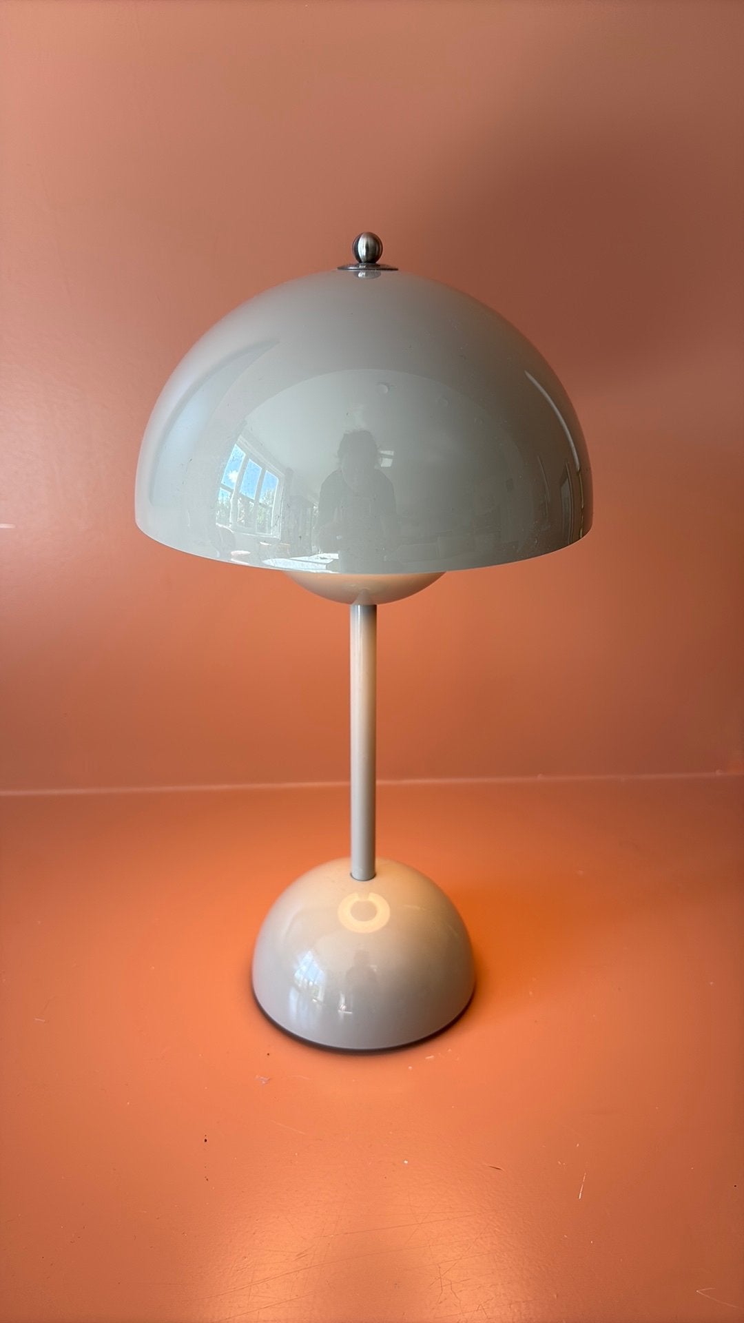 &Tradition Verner Panton Flowerpot VP9 draagbare tafellamp, Huis en Inrichting, Lampen | Tafellampen, Zo goed als nieuw, Minder dan 50 cm