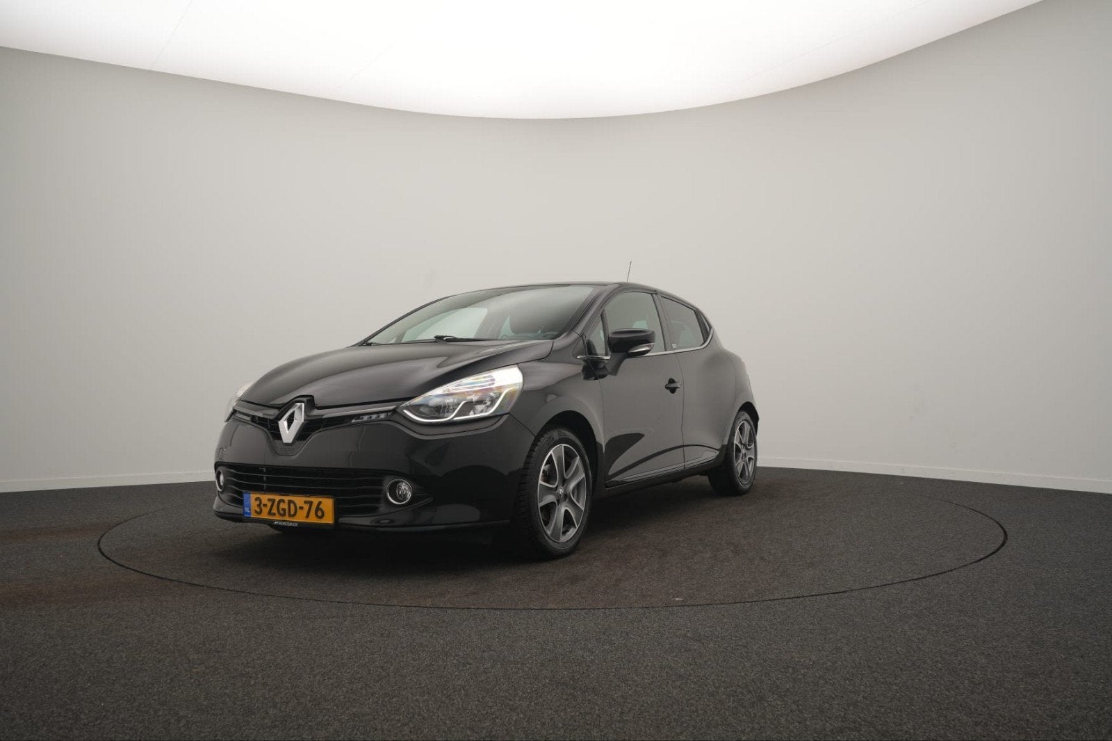 Renault Clio 0.9 TCE 2015 Zwart, Auto's, Renault, Voorwielaandrijving, 898 cc, 40 €/maand, 540 kg