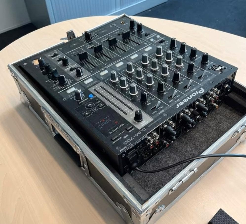 1 Pioneer djm 700 djm700 djm-700 dj mixer mengpaneel KOOPJE, Muziek en Instrumenten, Ophalen of Verzenden, Zo goed als nieuw, Minder dan 5 kanalen