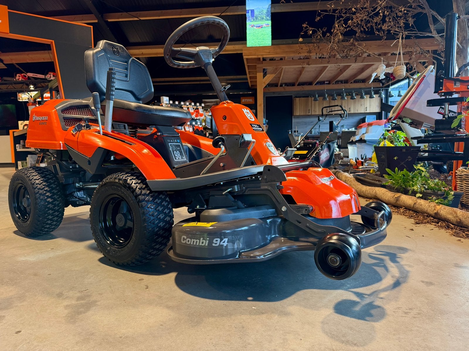 Husqvarna Rider 214TC 16pk 2-cilinder! 94cm, automaat!, Ophalen, Spangahoekweg 67, Gebruikt, Benzinemotor