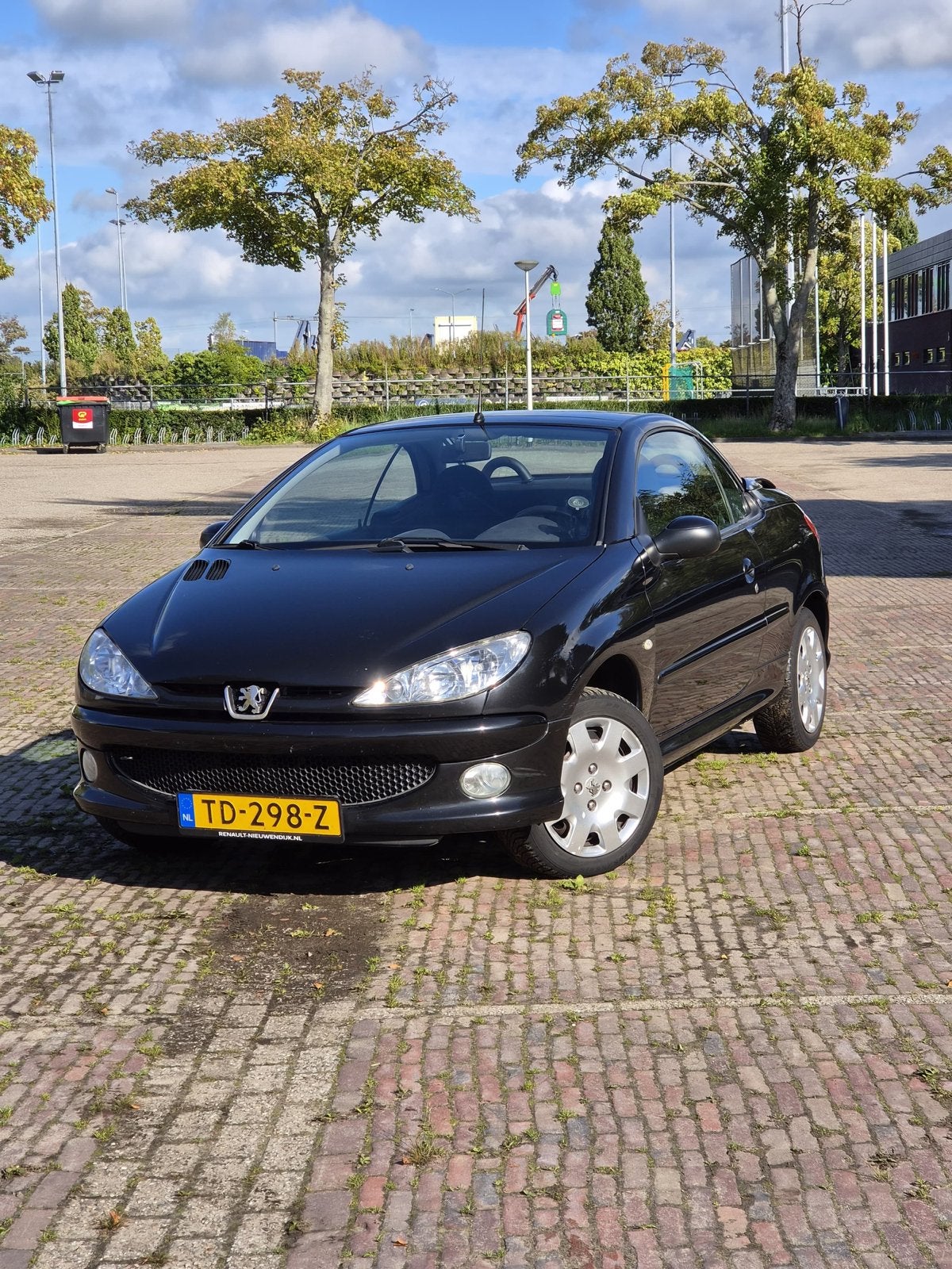 Peugeot 206 1.6 16V CC 2005 Zwart, Voorwielaandrijving, 4 cilinders, Cabriolet, 4 stoelen