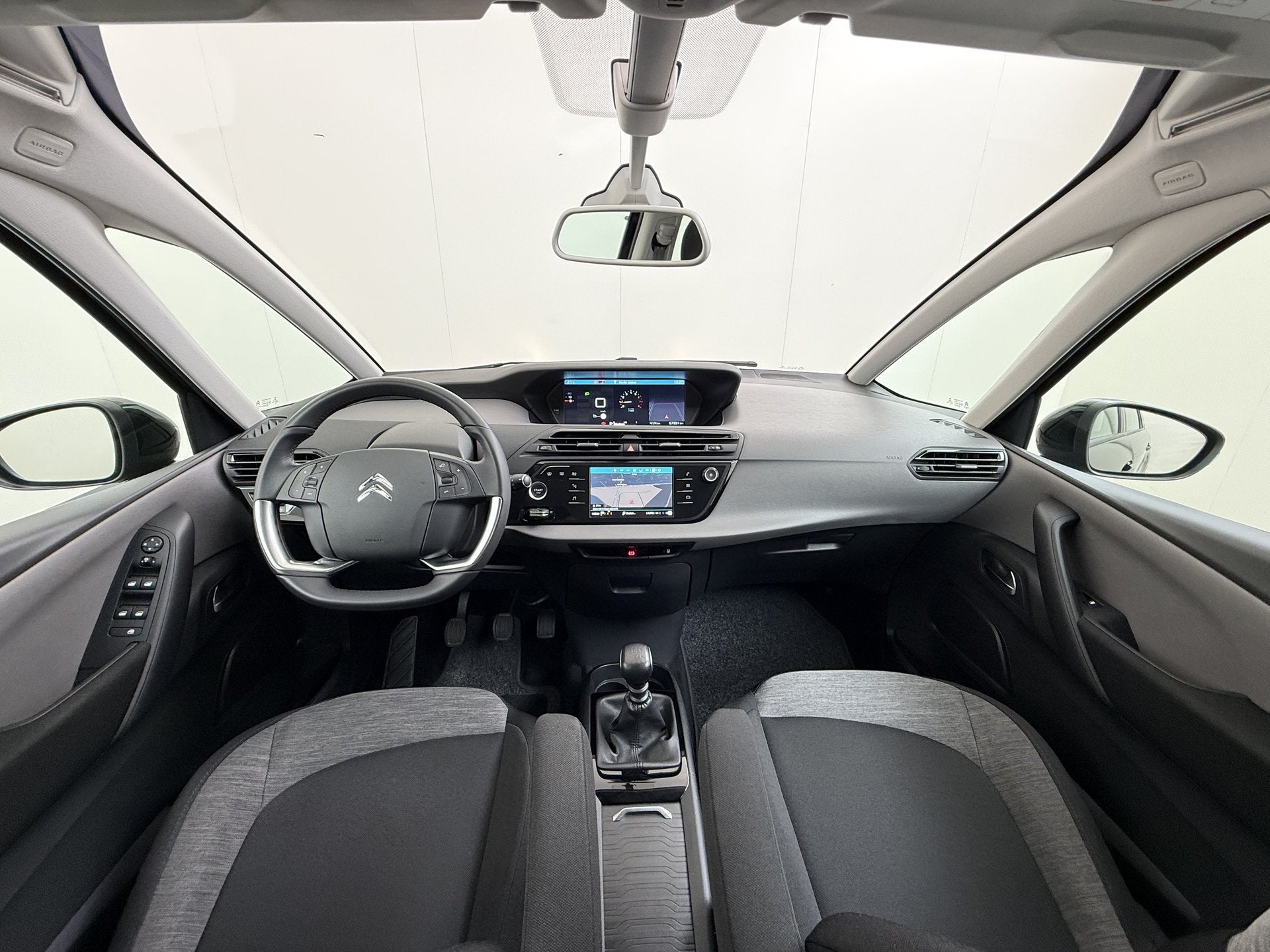 Citroën Grand C4 Spacetourer 131PK 7-Persoons Trekhaak Pano, Auto's, Voorwielaandrijving, Dealer onderhouden, Stof, Gebruikt
