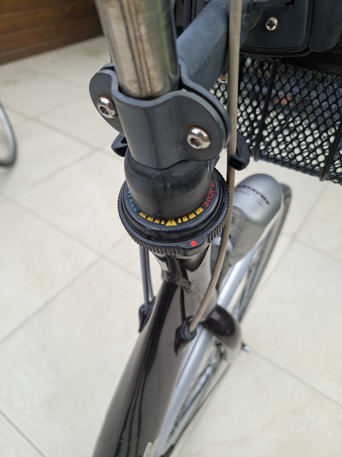 Foto 7 van Batavus moederfiets incl. stoeltje en mandje