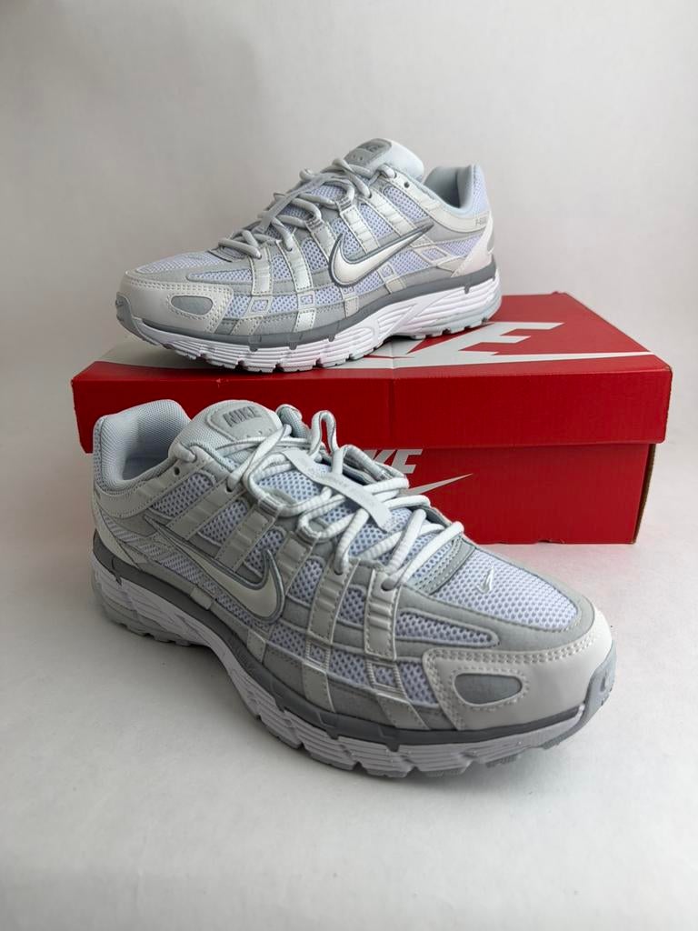 Nike p-6000 summit white (maat 42), Kleding | Heren, Wit, Nieuw, Ophalen of Verzenden, Sneakers of Gympen