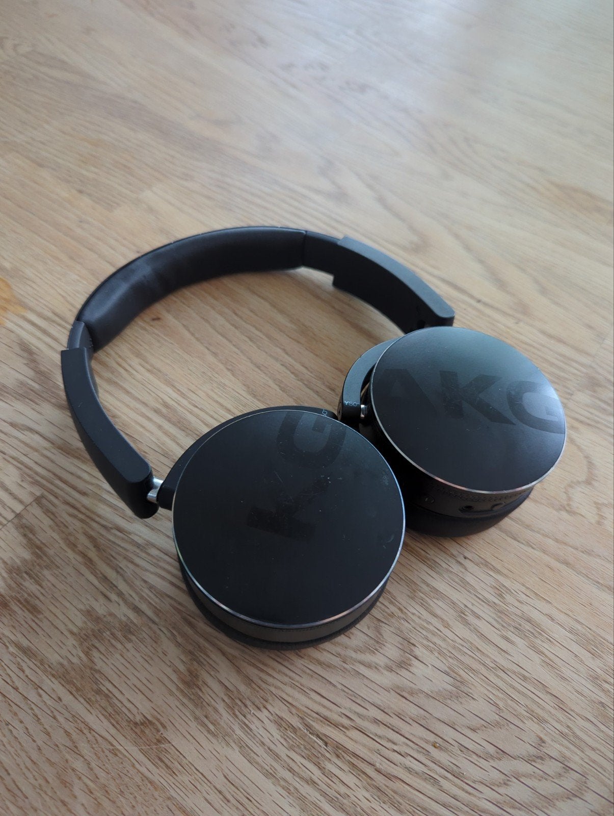 AKG Y50BT Draadloze On-Ear Hoofdtelefoon Zwart