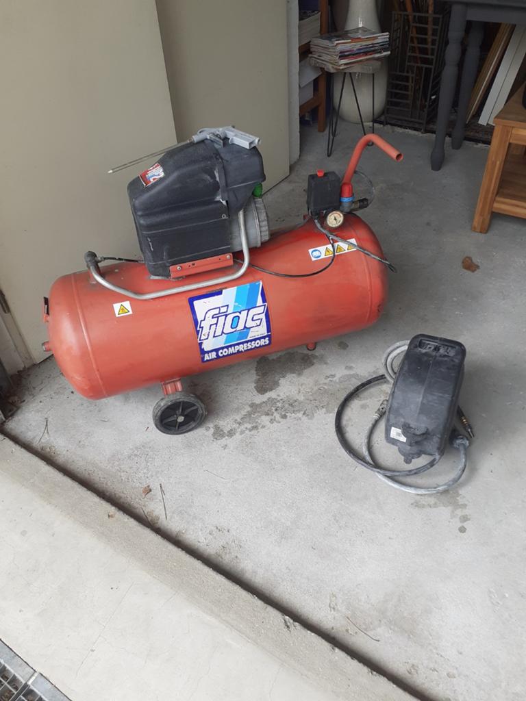 Compressor 100 liter, Doe-het-zelf en Verbouw, Compressors, 100 liter of meer, Ophalen of Verzenden