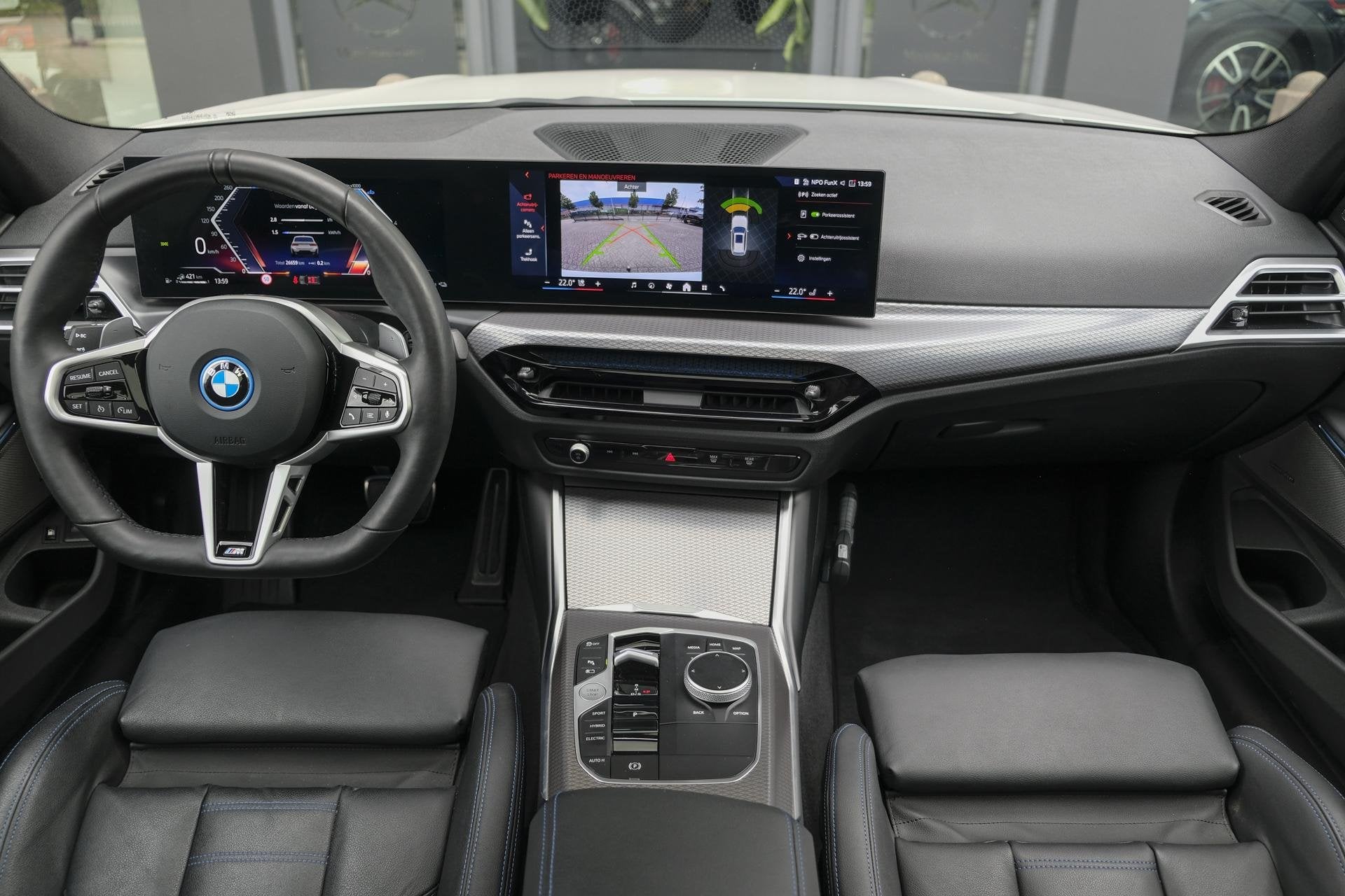 BMW 3-serie Touring 330e xDrive M-sport M3 stoelen Panoramad, Auto's, Automaat, 1998 cc, Gebruikt, 4 cilinders