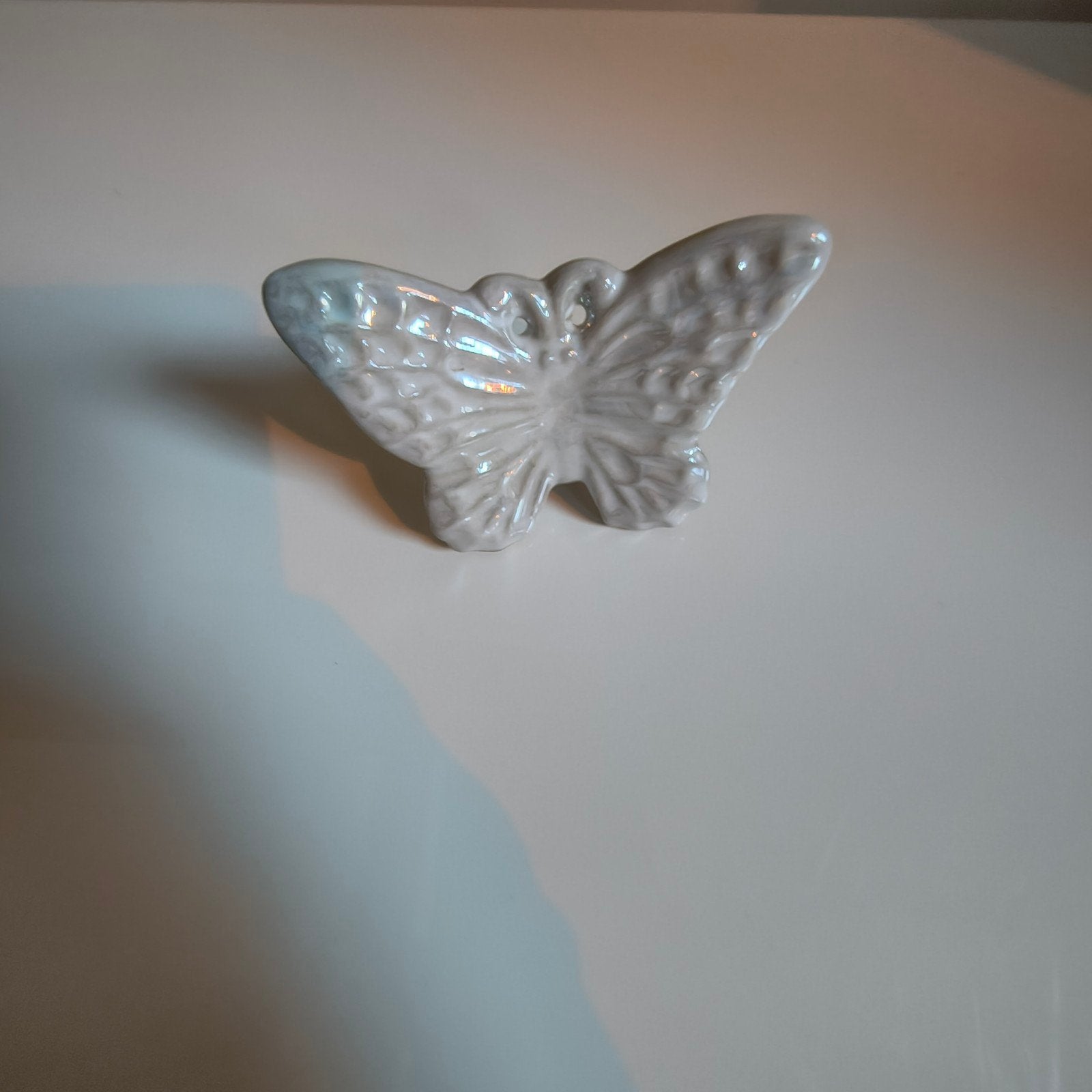 Decoratieve vlinder van keramiek - Zo goed als nieuw, Ophalen, Zo goed als nieuw, Modern, Wit