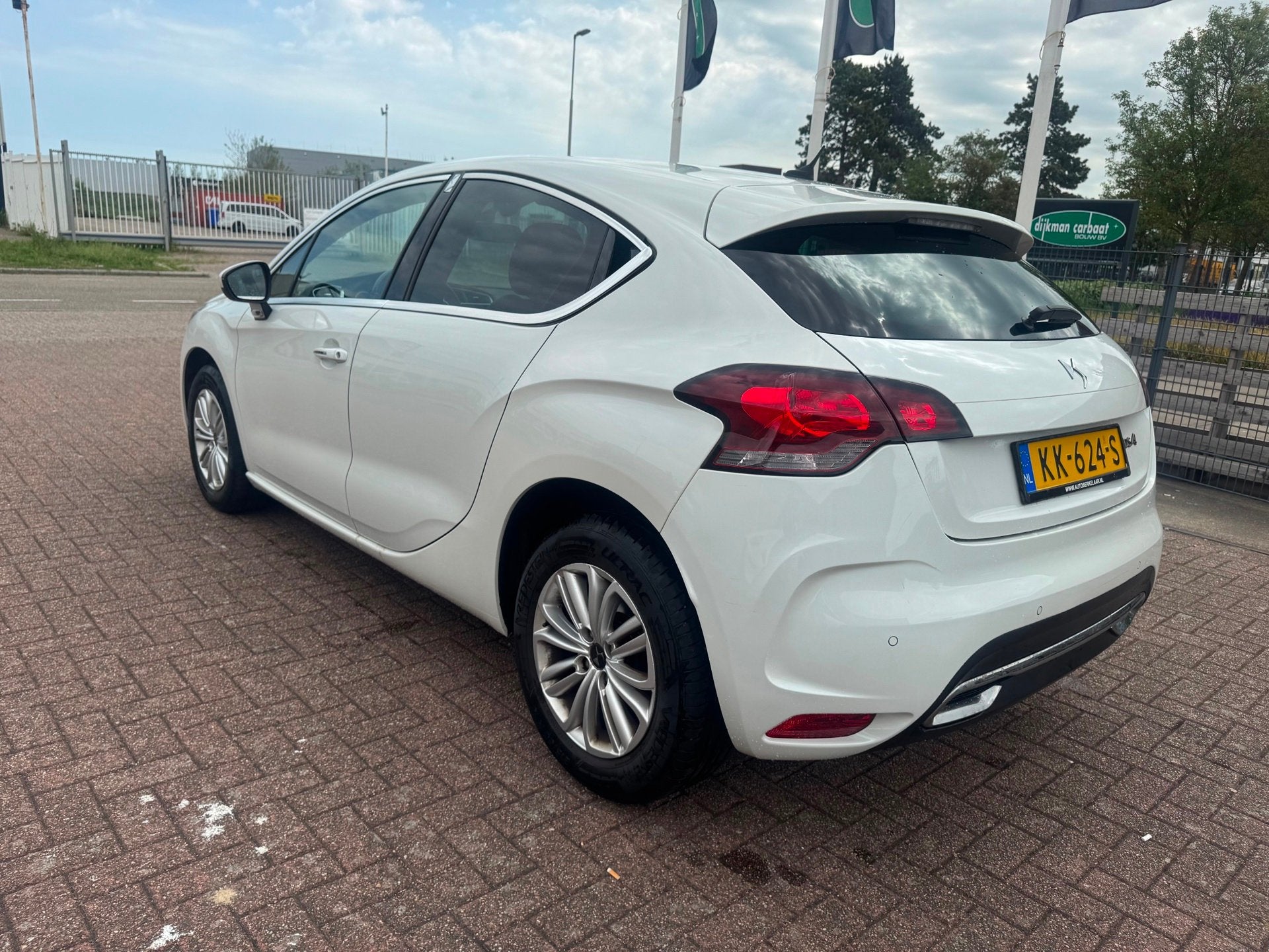 DS 4 1.6 BlueHDi AUTOMAAT NAVI-XENON-LED-KEY-LESS, Auto's, Gebruikt, Euro 6, 4 cilinders, Wit