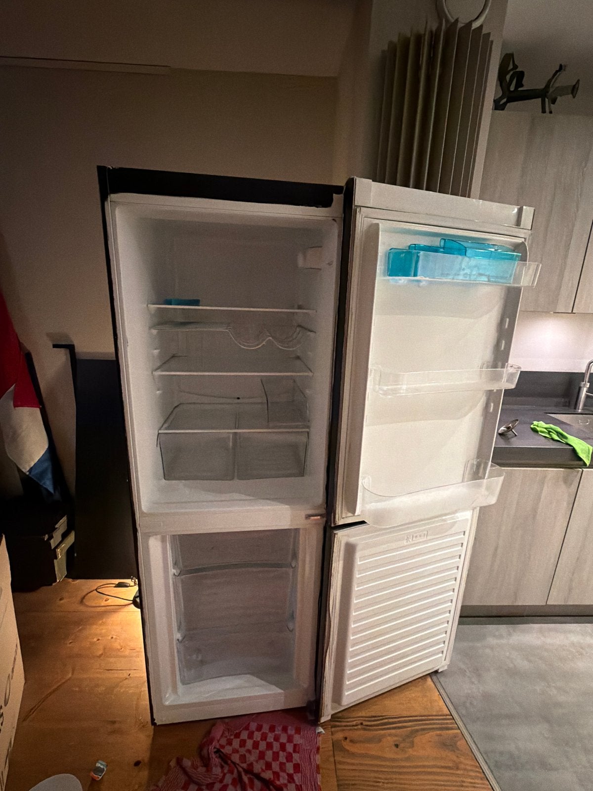 Zanussi Koel-vriescombinatie - Zwart, Goede Staat, 150 tot 200 liter, Gebruikt, 60 cm of meer, Met aparte vriezer