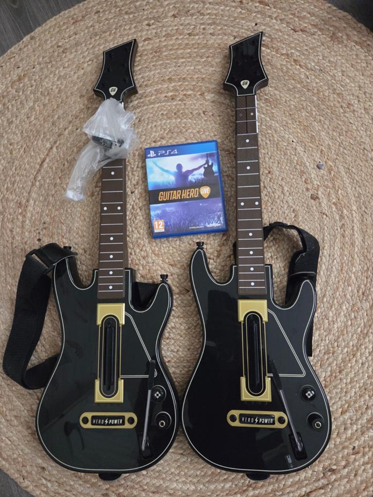 Guitar Hero Live PS4 met 2 gitaren, 2 dongels en spel, Spelcomputers en Games, Ophalen, Muziek, 2 spelers, Eén computer