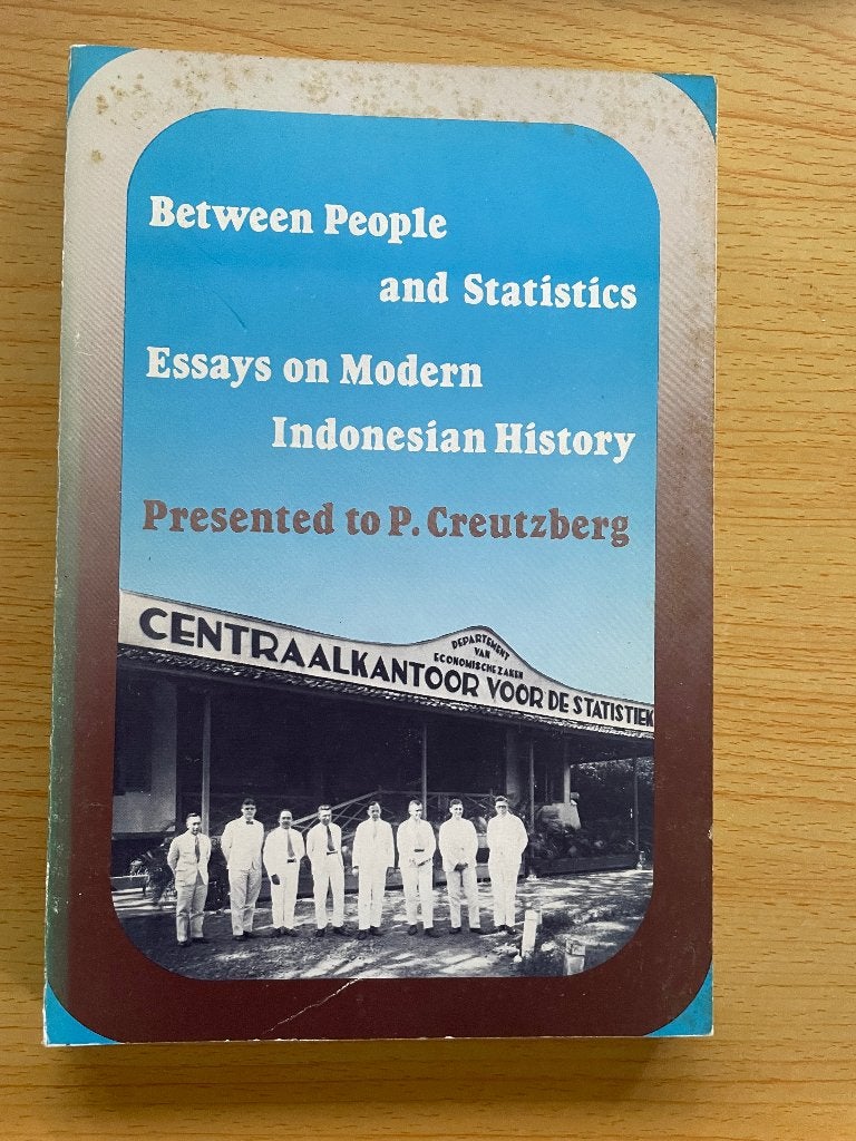 Opstellen over Indonesische geschiedenis in moderne tijd, Ophalen of Verzenden, Gelezen, Diverse auteurs