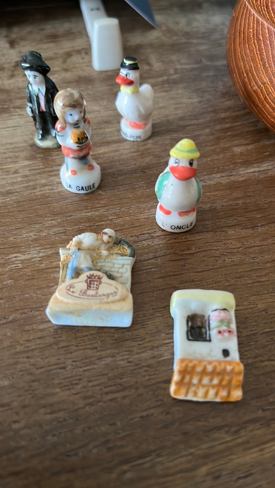 Franse Fève / Santon (Porselein / Keramiek) – Geluksbrenger, Ophalen of Verzenden