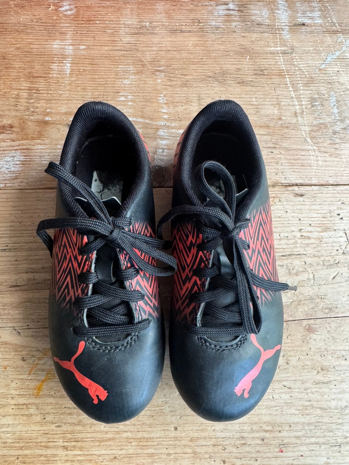 Puma voetbalschoenen met noppen – maat 30, Sport en Fitness, Voetbal, Maat XS of kleiner, Ophalen of Verzenden, Gebruikt, Schoenen