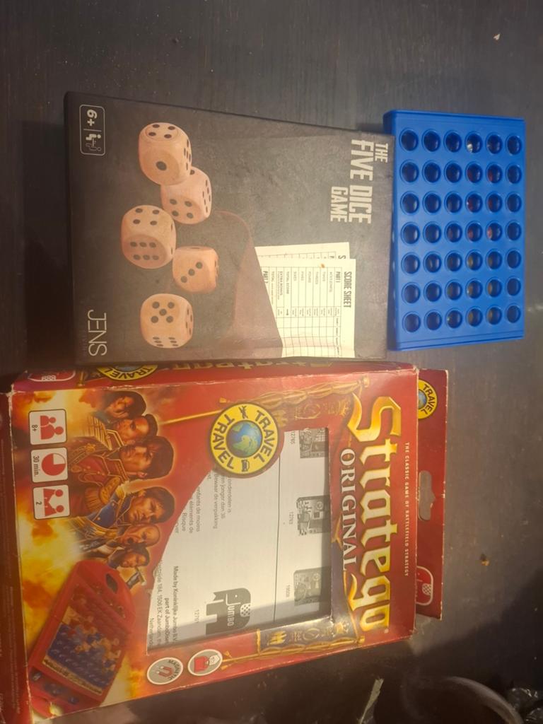 Stratego jatsee en 4 op en rij, Hobby en Vrije tijd, Gezelschapsspellen | Bordspellen, Ophalen of Verzenden, Nieuw