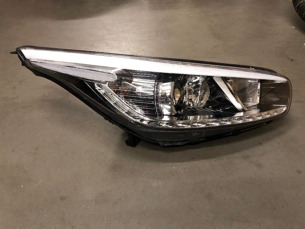 Rechter Kia Ceed Koplamp, Kia, Ophalen of Verzenden, Nvt, Gereviseerd