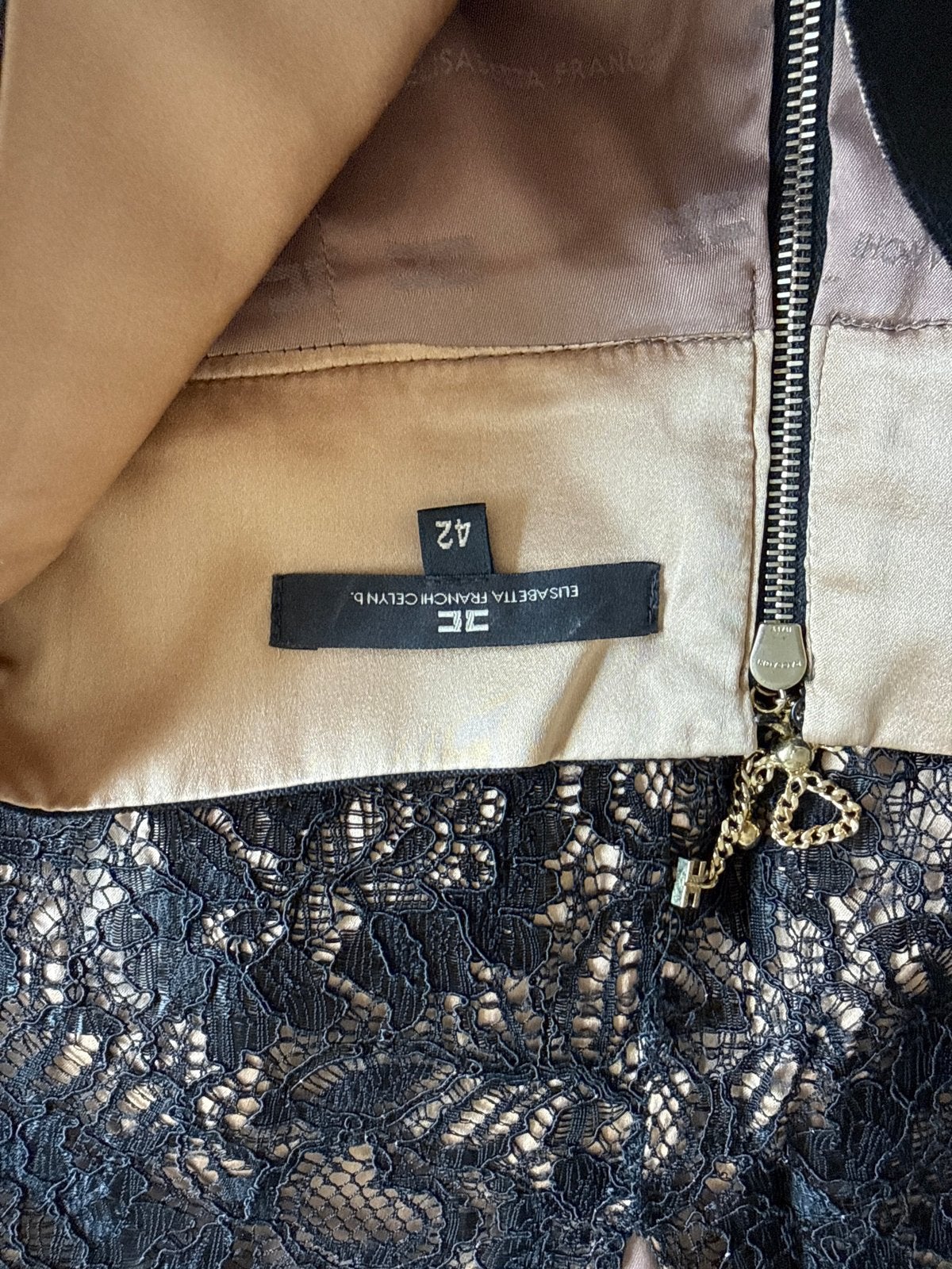Elisabetta Franchi Kokerrok - Italiaanse maat 42 (NL 36), Kleding | Dames, Rokken, Zwart, Ophalen of Verzenden, Zo goed als nieuw