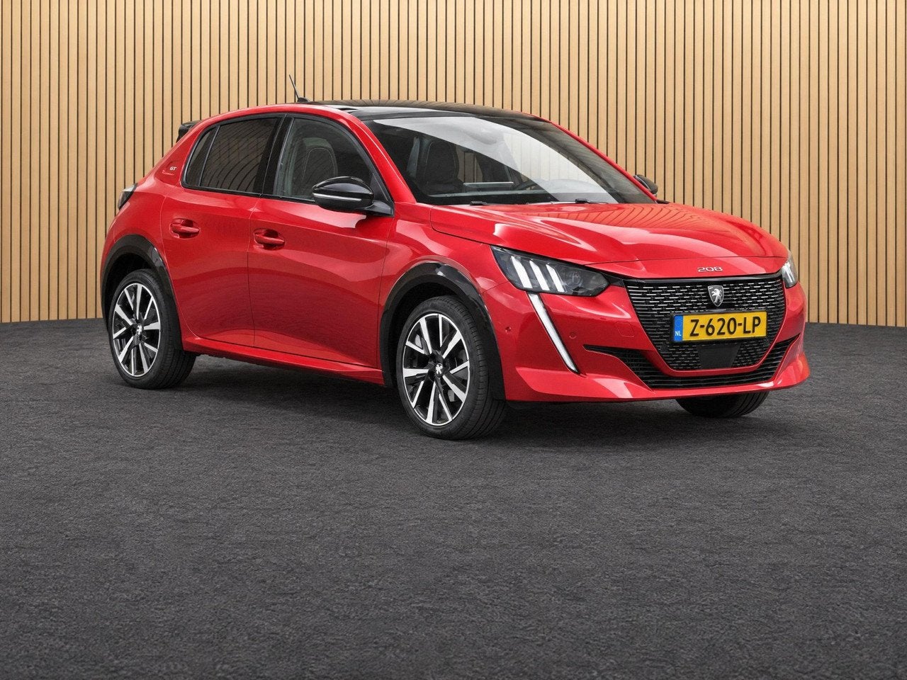 Peugeot 208 1.2 PureTech GT Pack | Stoel verwarming / Suede, Auto's, 101 pk, Gebruikt, 49 €/maand, 3 cilinders