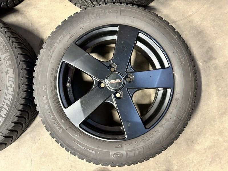 15 inch dezent velgen + winterbanden Toyota Yaris, Gebruikt, 15 inch, -, 175 mm