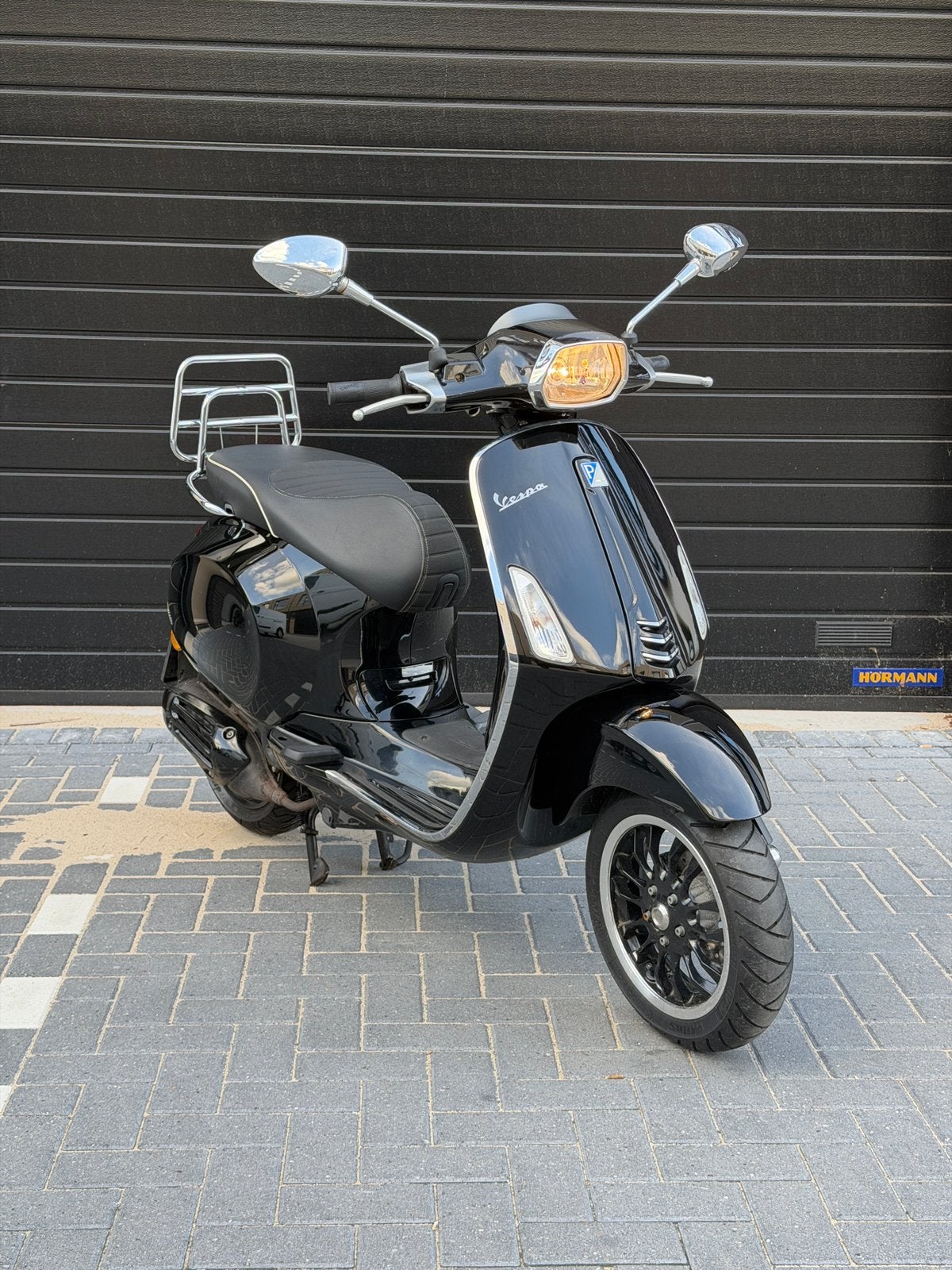 Vespa Sprint 2018 e4! Glans zwart ! 2200KM Snor, Fietsen en Brommers, Overige modellen, Ophalen of Verzenden, Zo goed als nieuw